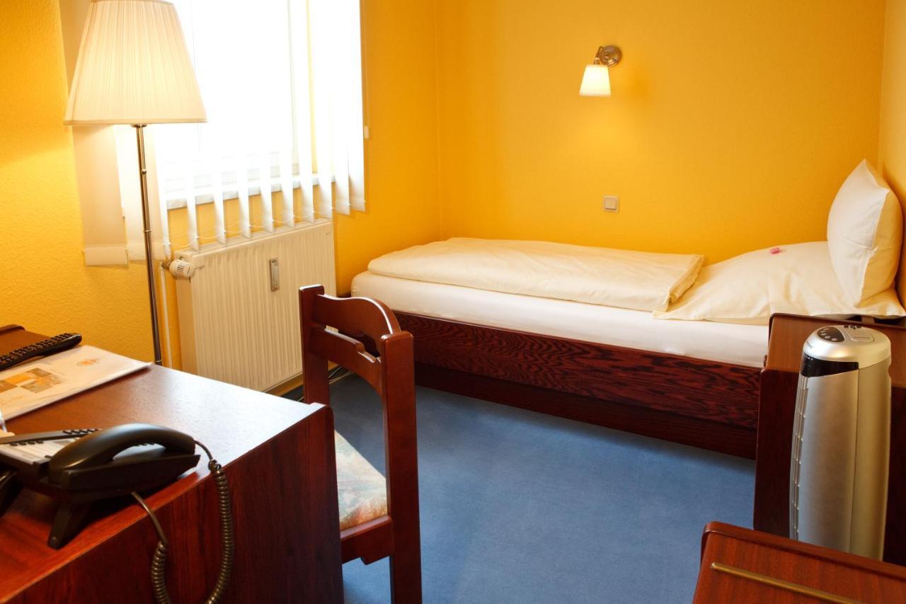 Landhotel Zum Pottkuchen Kalbe  Экстерьер фото