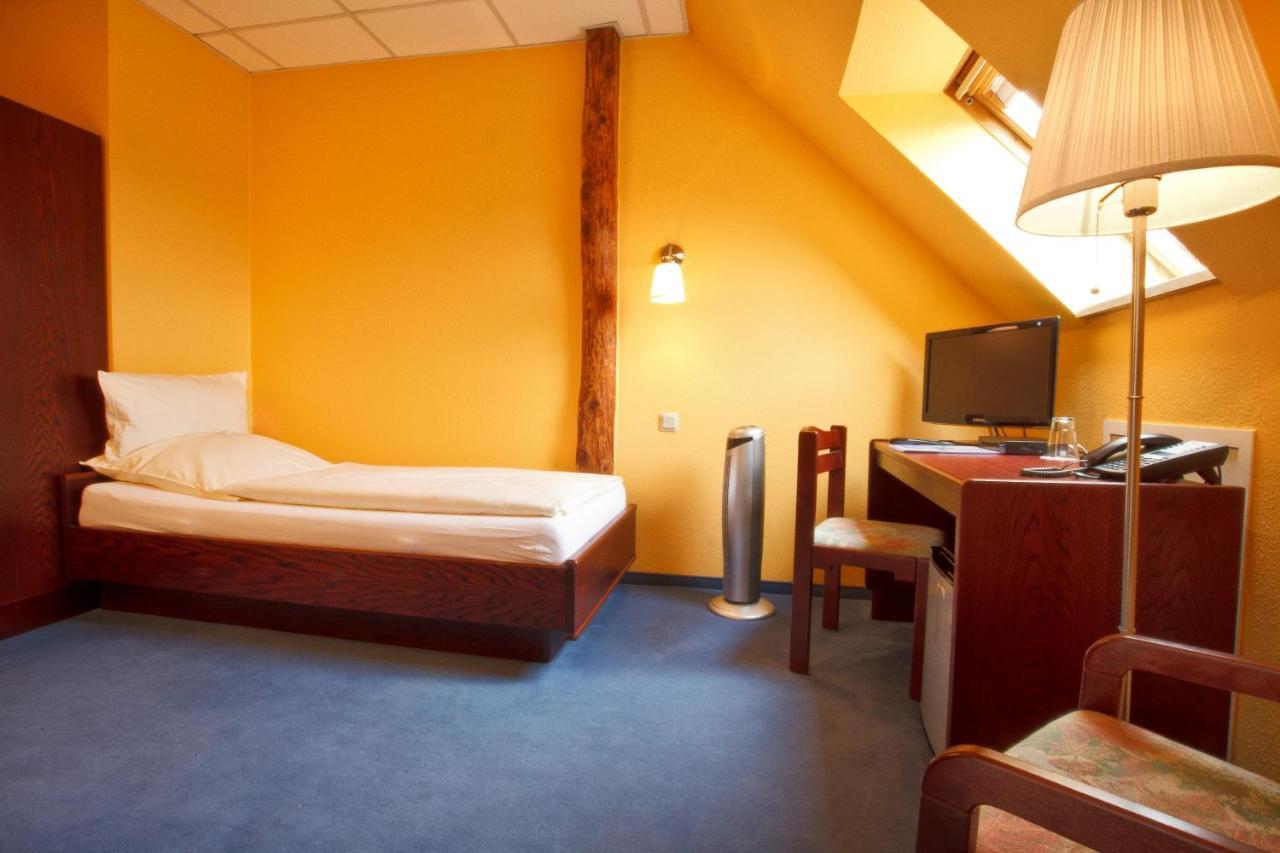 Landhotel Zum Pottkuchen Kalbe  Экстерьер фото